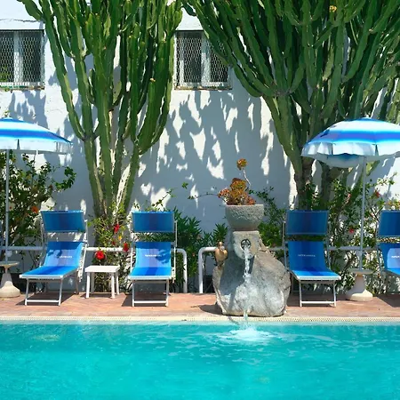 Gasthuis In Bb - Ischia-forio With A Breathtaking View, Above The Poseidon Gardens- Ischia